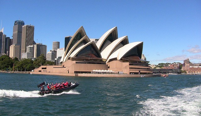 Exploring Sydney Harbour by Speedboat