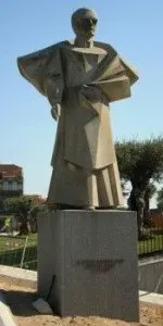 Cool statue in Porto