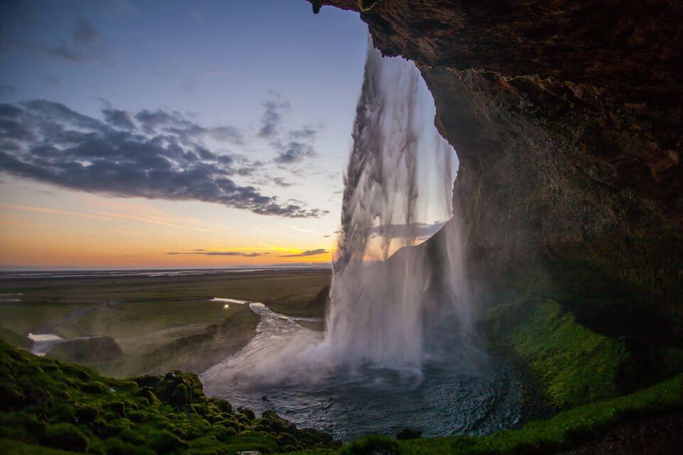 waterfall in iceland 
