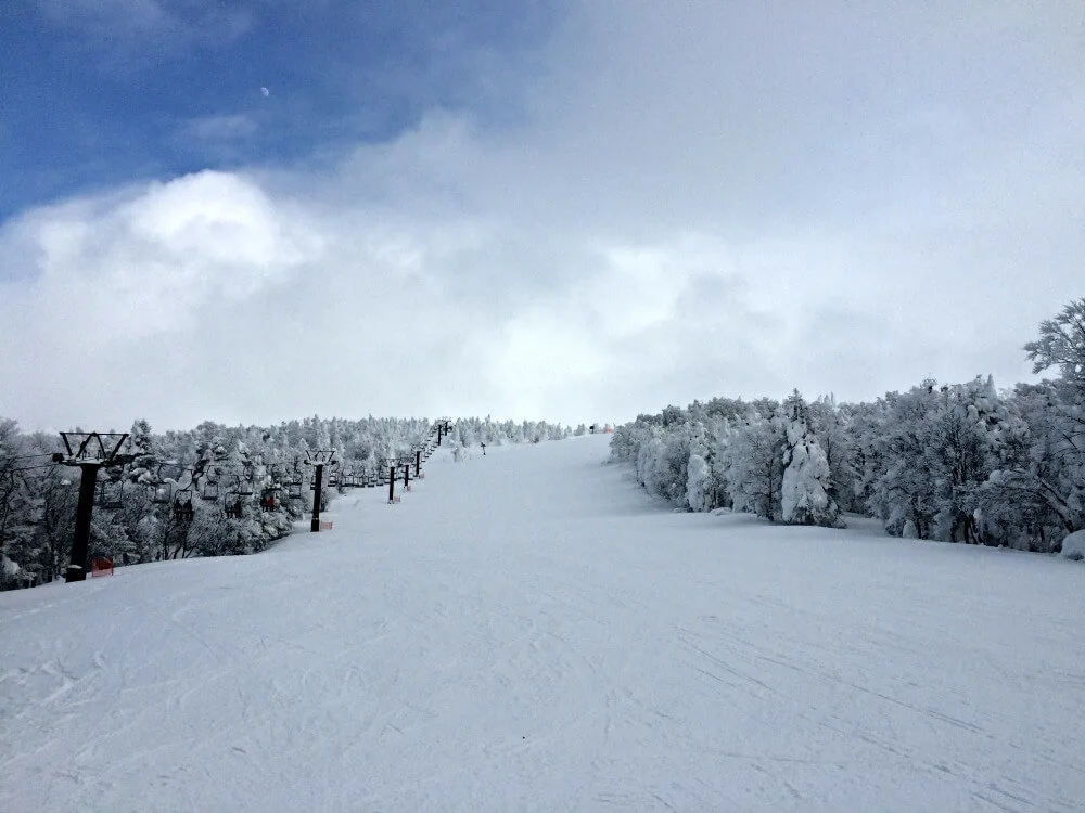 Skiing up mount zao