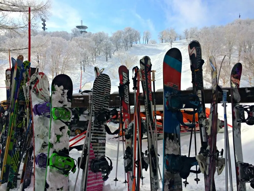 skiing in japan 
