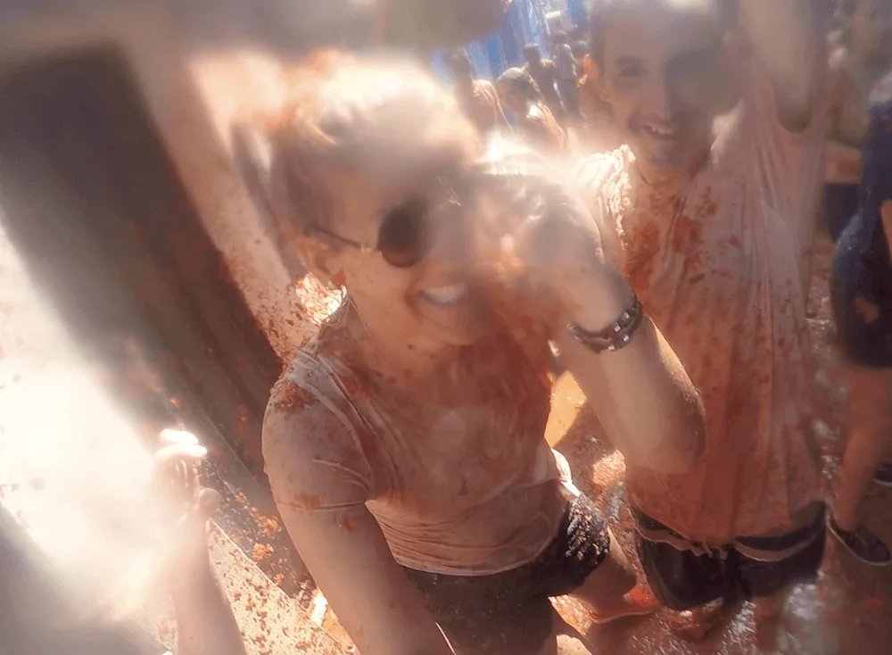 Photographing Tomatina