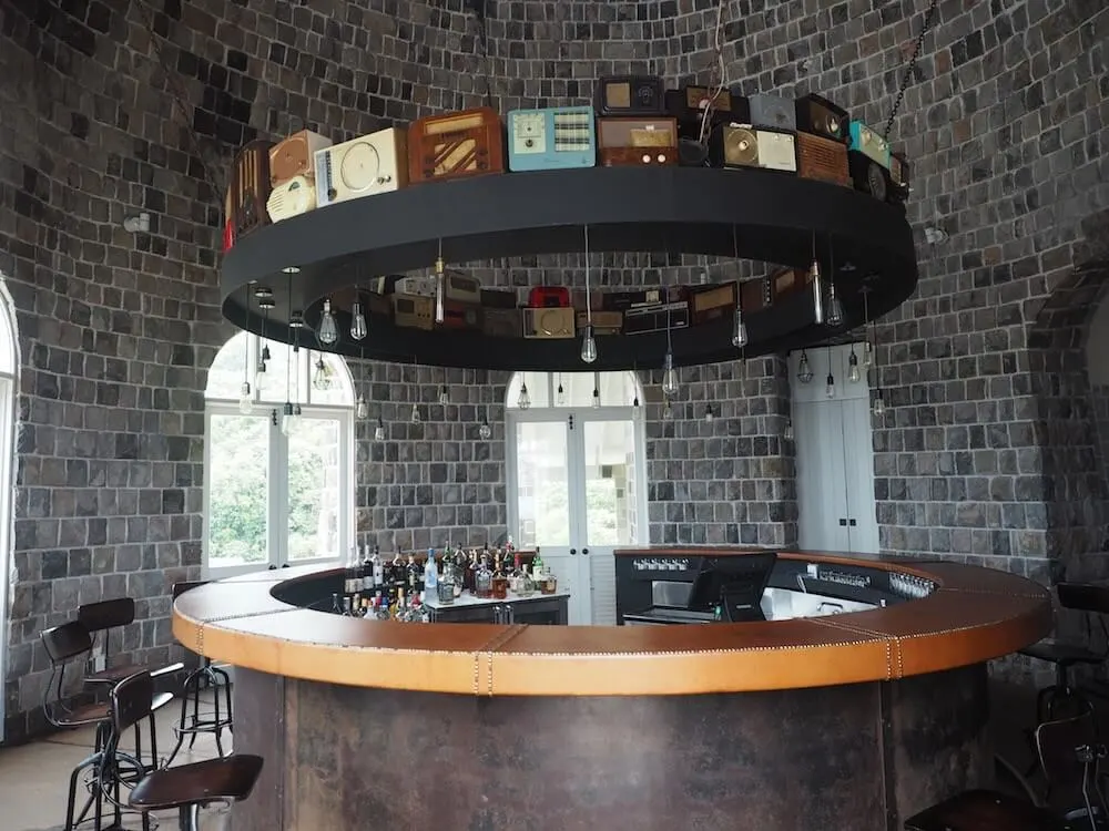 Belle Mont Farm bar