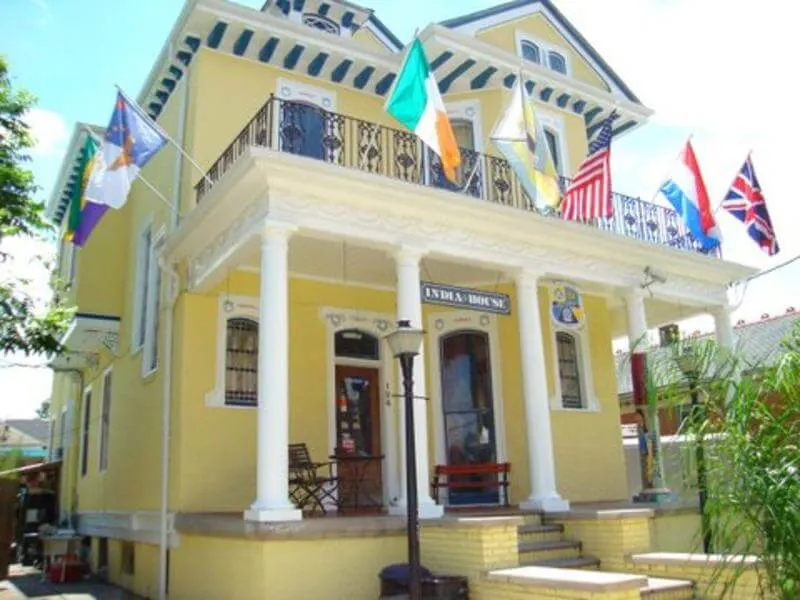 Which Hostel in New Orleans