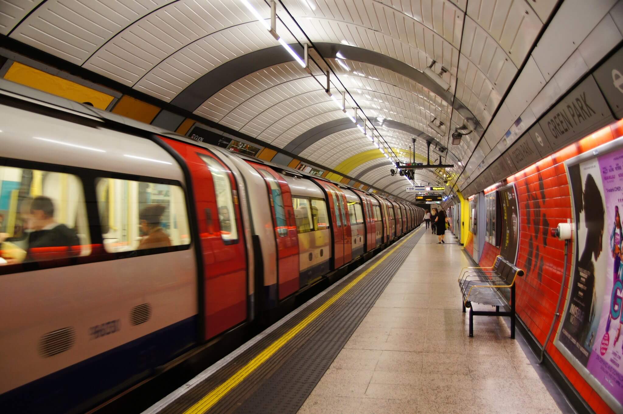 how to do the London Underground with luggage
