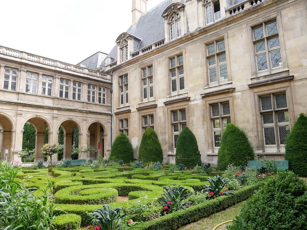 awesome free things to do in Paris