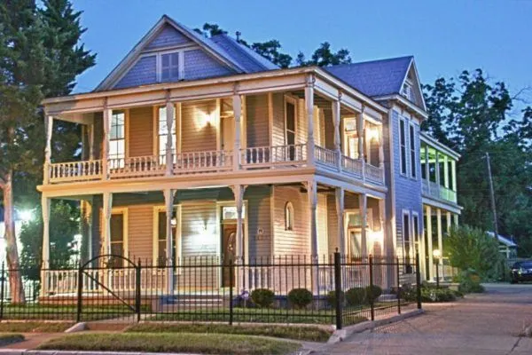 accommodation in Austin