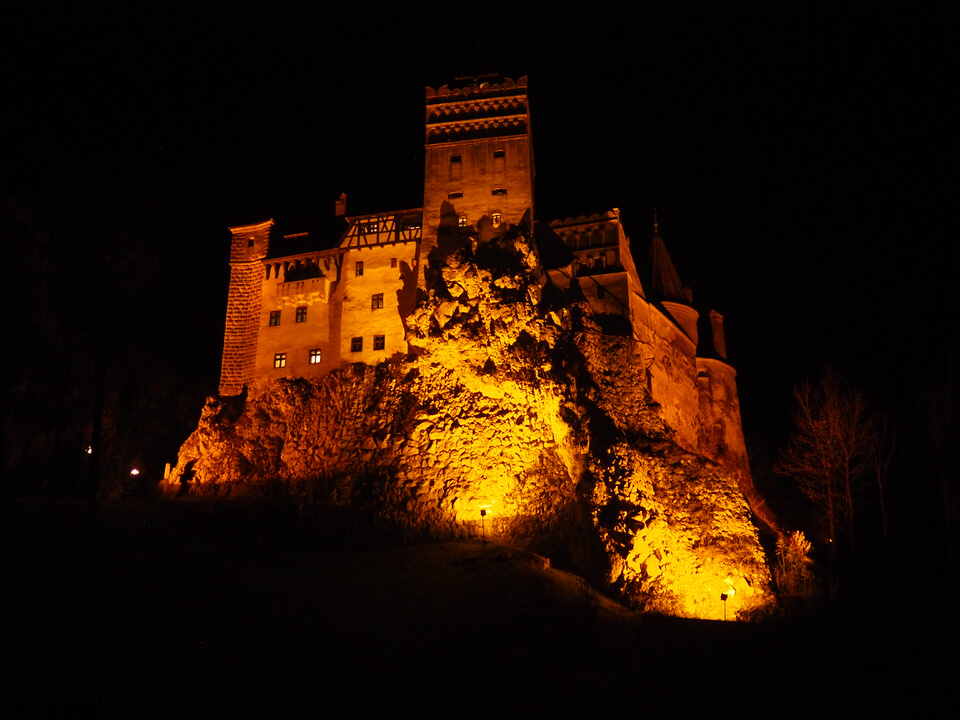HALLOWEEN Fall Dracula's Castle 4 Pc Set LIGHT UP 
