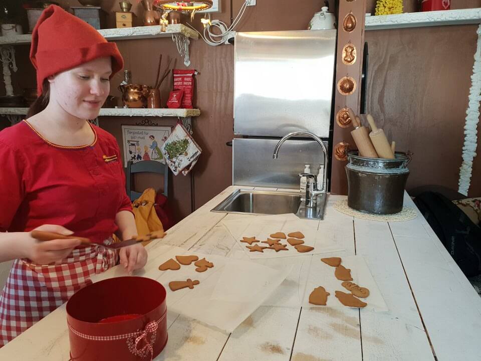 BIG Kids Christmas Quiz: Picture Round + 50 Questions and Answers