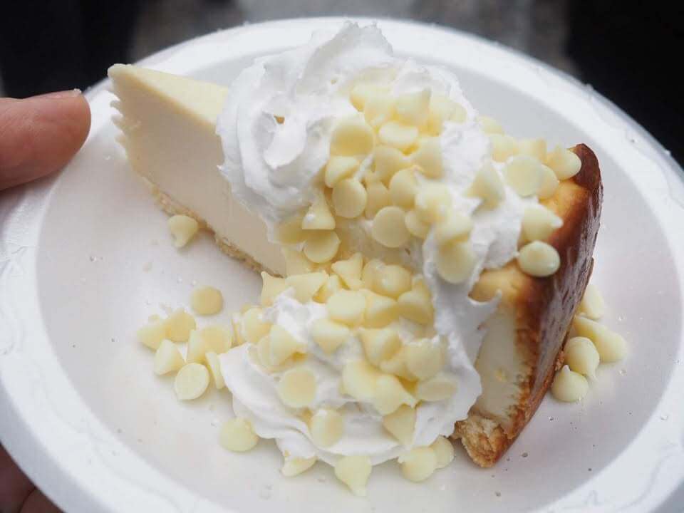 New York is famous for cheesecake, which is one of the best souvenirs for foodies
