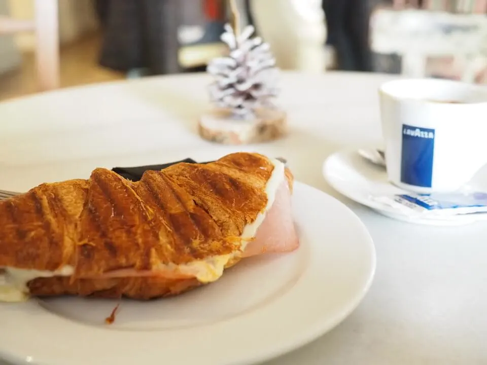 Breakfast in Mahon
