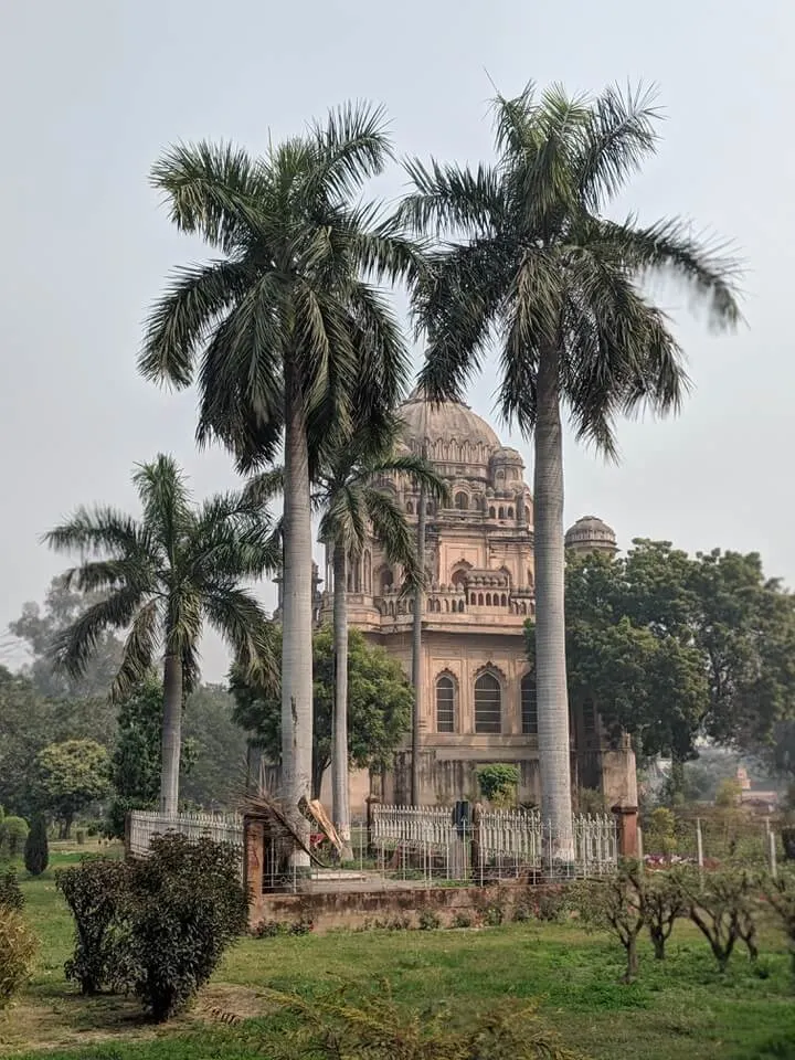 Amazing Mushir Zadi Mosque in Lucknow
