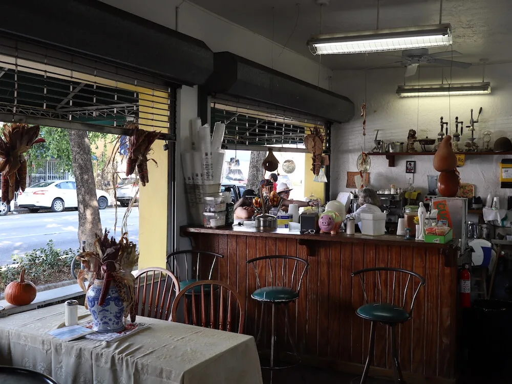 Juice shop in Havana