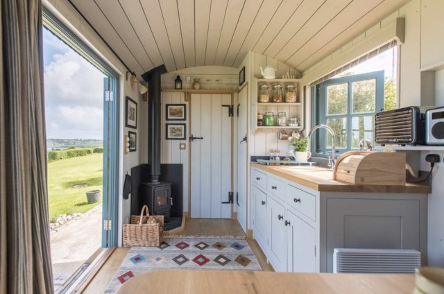 5 Best Spots for Glamping in Cornwall this Autumn