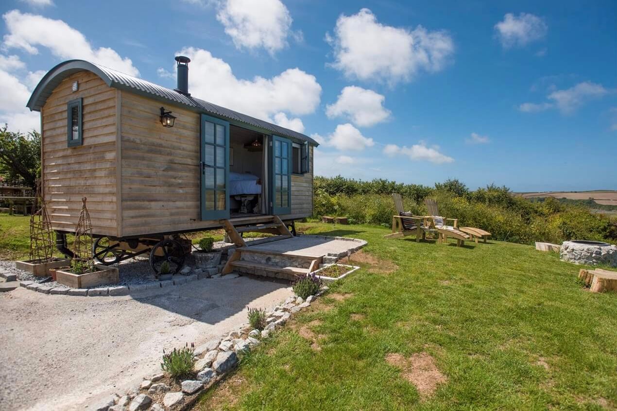 5 Best Spots for Glamping in Cornwall this Autumn