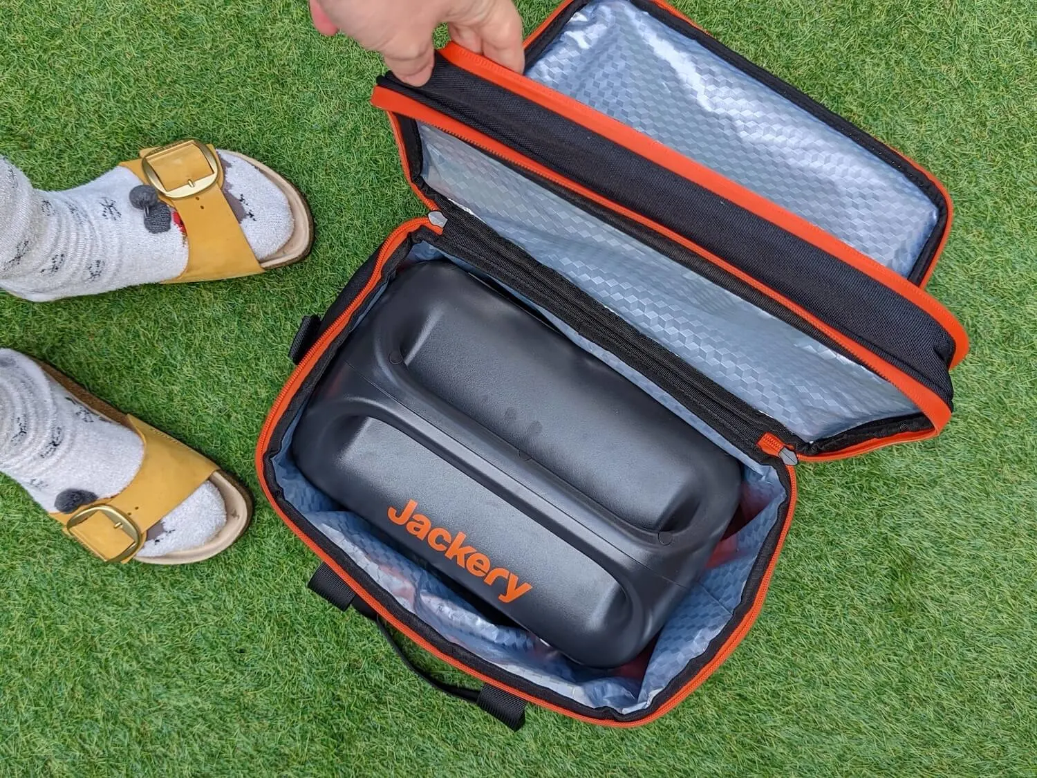 Carry case for the jackery charger