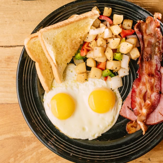 11 Best Cheap Breakfasts in Vegas for the Morning After