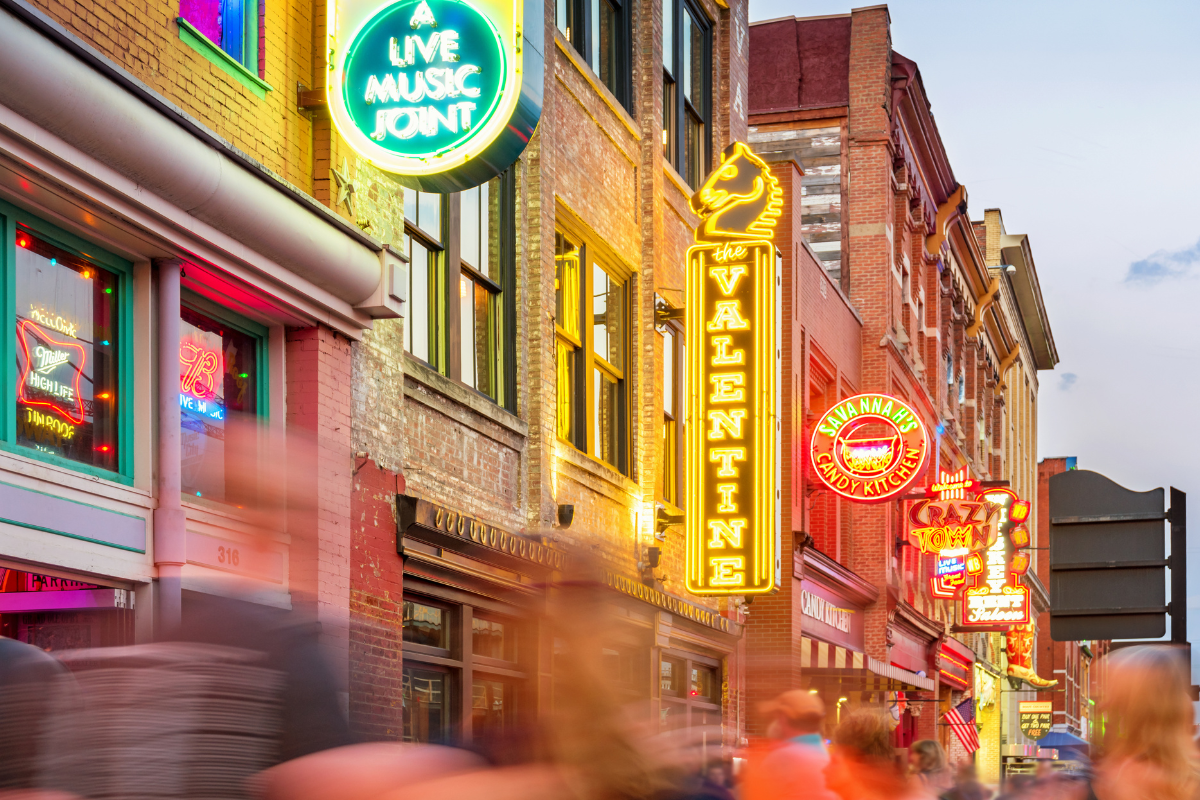 best stops on the Nashville to Memphis drive
