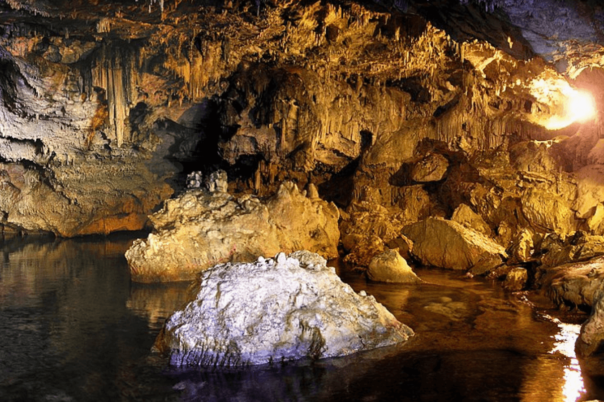 Neptune's Grotto 