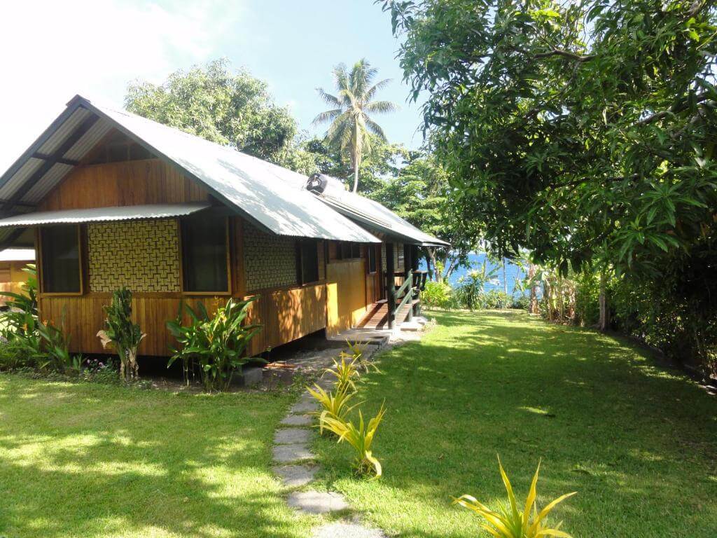 beach bungalows in Papua New Guinea