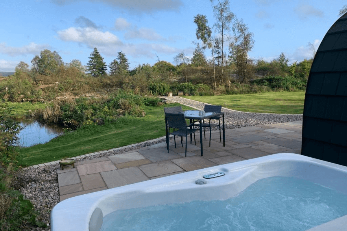 Lodges and pod with hot tubs in Scotland