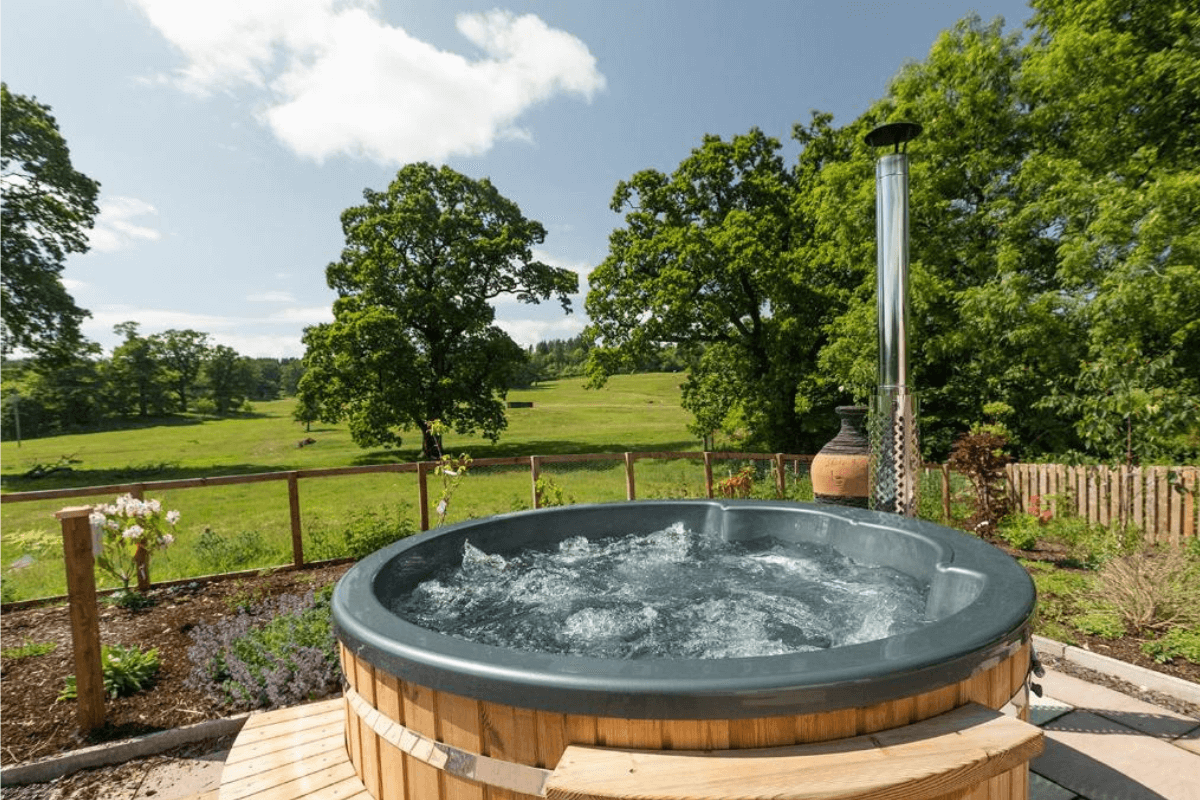 Lodges with hot tubs in Scotland