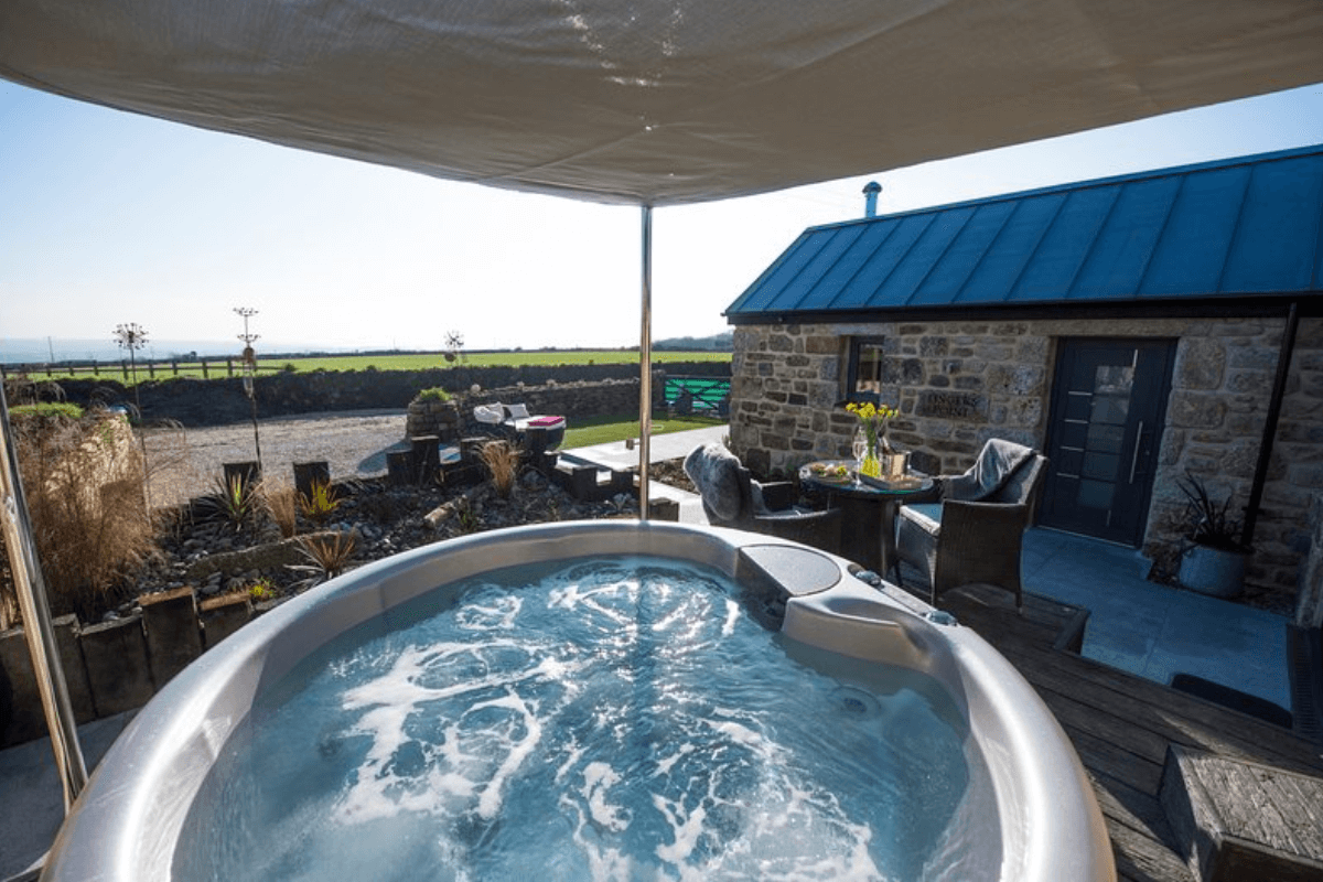 Cornwall lodges with hot tubs
