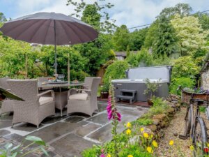 Cornwall lodges with a hot tub